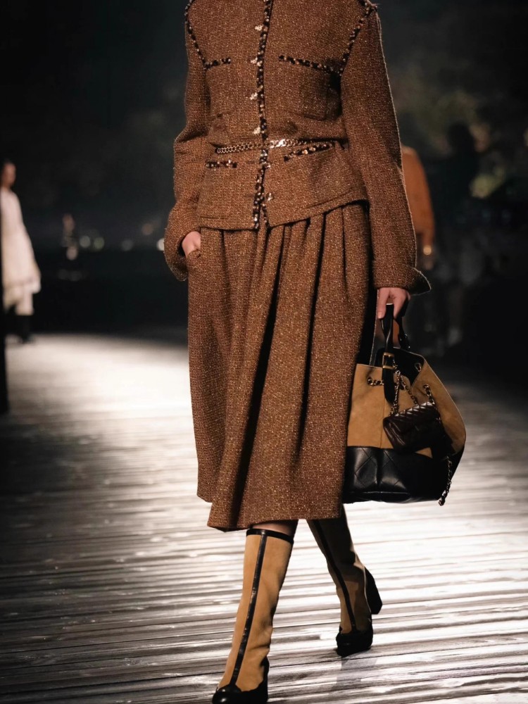 Female Elegant Turndown Collar - Wool Blend Coat 评论和价格