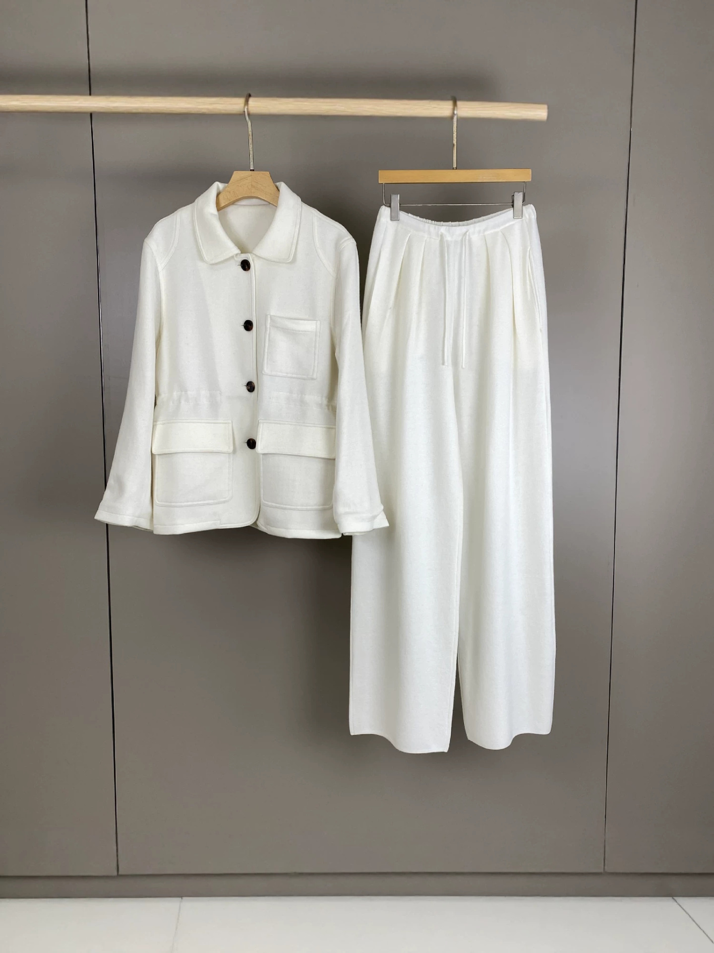 2026Autumn/Winter Cashmere-Woo - Wool Blend Coat 评论和价格